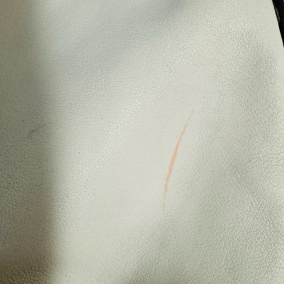 Coach Cream Shoulder Bag - Picture 16 of 16